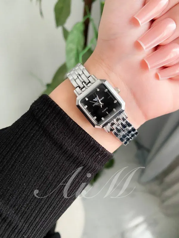 ساعة أرماني فكتوريا بسوار أنسيال