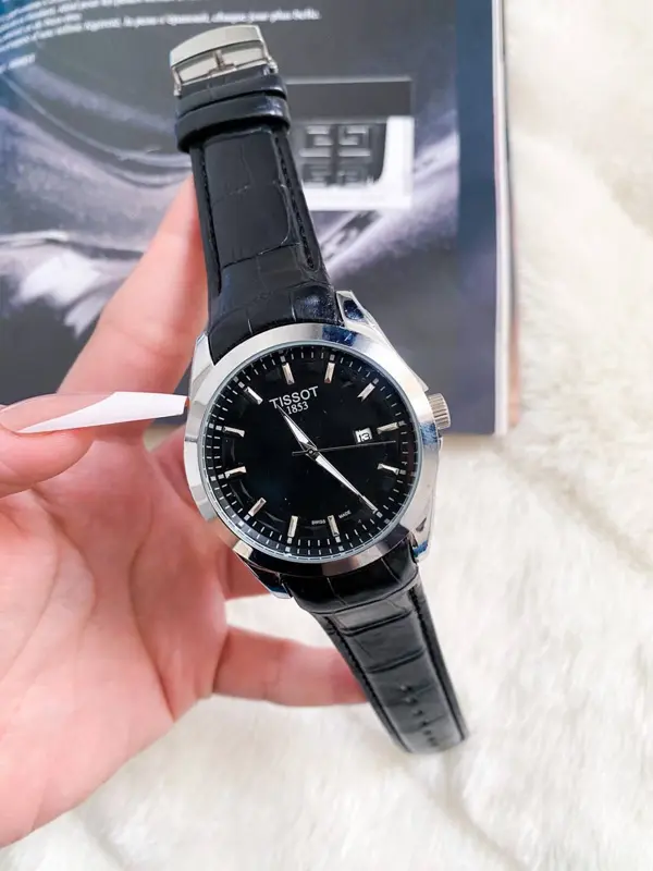 ساعة تيسوت كلاسيك جلد رجالي