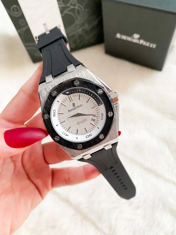 ساعة اوديمار بيجيه اوكتو رابر رجالي