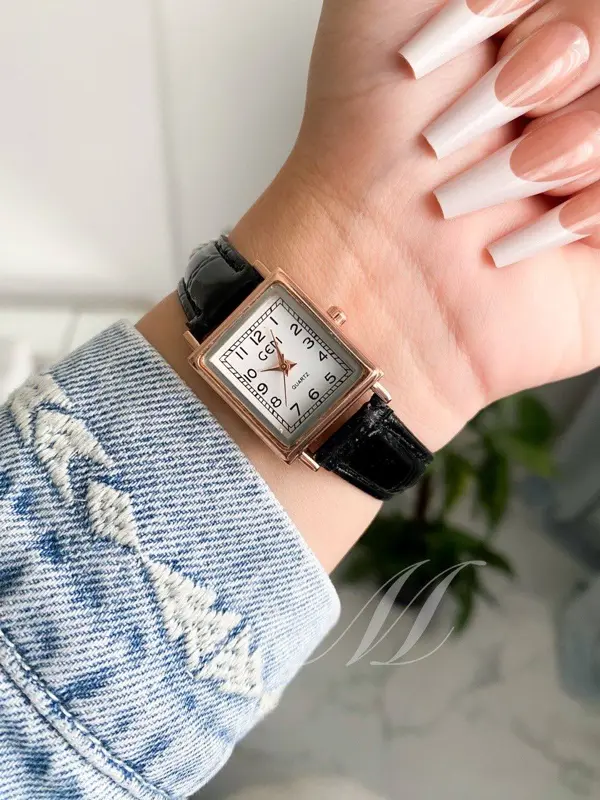 ساعة يد جلد سوداء كلاسيك حريمي