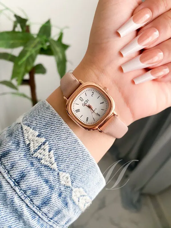 ساعة يد جلد بني بتصميم قلب حريمي