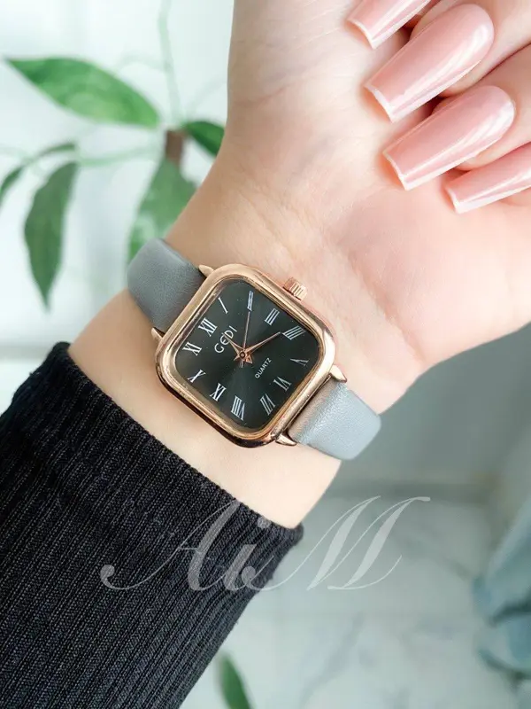 ساعة يد جلد وردي بتصميم قلب حريمي