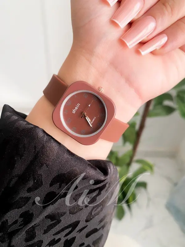 ساعة رابر زرقاء أنيقة حريمي