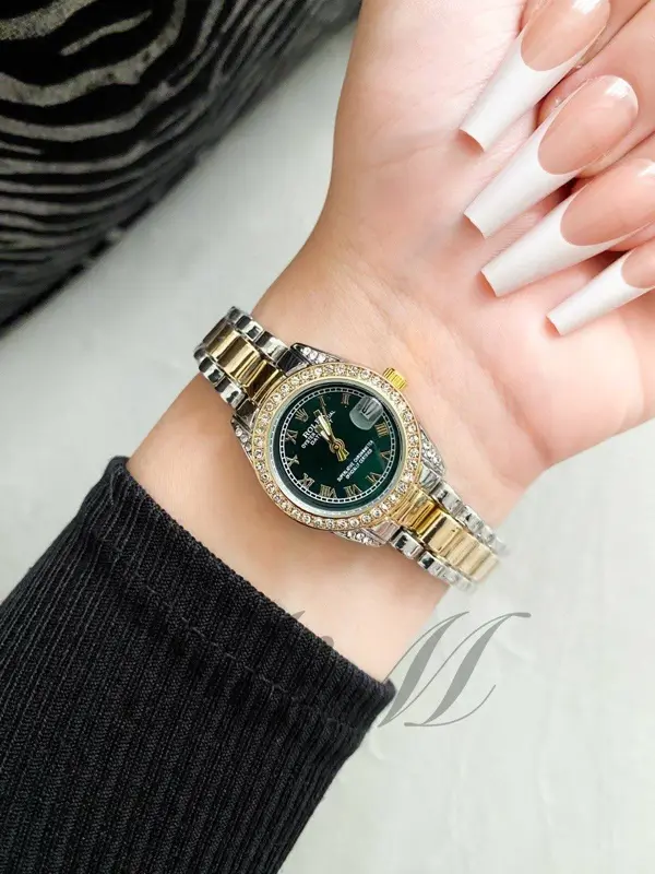 ساعة حريمي بتصميم جذاب وألوان مميزة