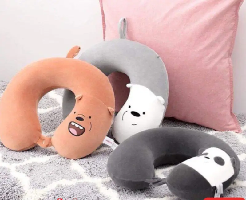 مخدة السفر "وي بير بيرز" الناعمة لدعم الرقبة بتصميم الدببة الثلاثة