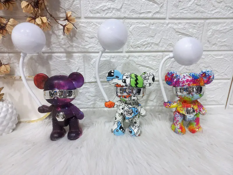 أباجورة الدب الكرتوني المضيء مع نظارة شمسية