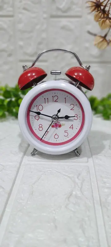 تحفة "اللمسة المشرقة" المعدنية بتصميم كلاسيكي بألوان حيوية