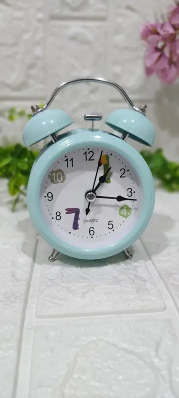 تحفة "رفيق الوقت" المعدنية لطيفة وألوان مبهجة