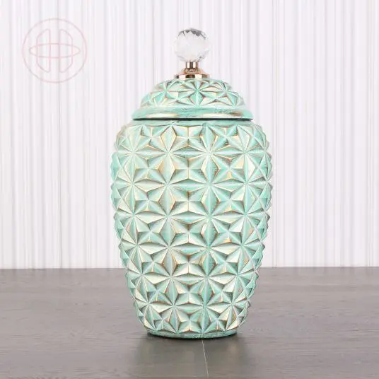 فازة "اللمسة الكلاسيكية" البورسلين بتصميم أزرق وأبيض وحافة ذهبية