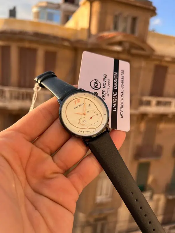 ساعة "KEEP MOVING" الرجالية بتصميمها الرياضي الجريء وميناها المتعدد