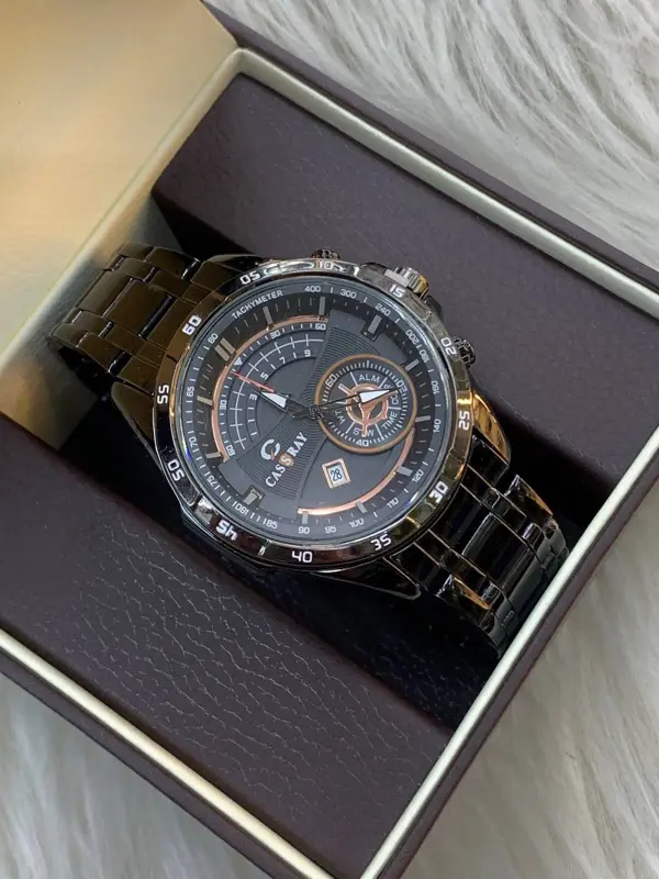 ساعة "CASSRAY" الرجالية بتصميمها الكلاسيكي الصلب ولونها الثابت