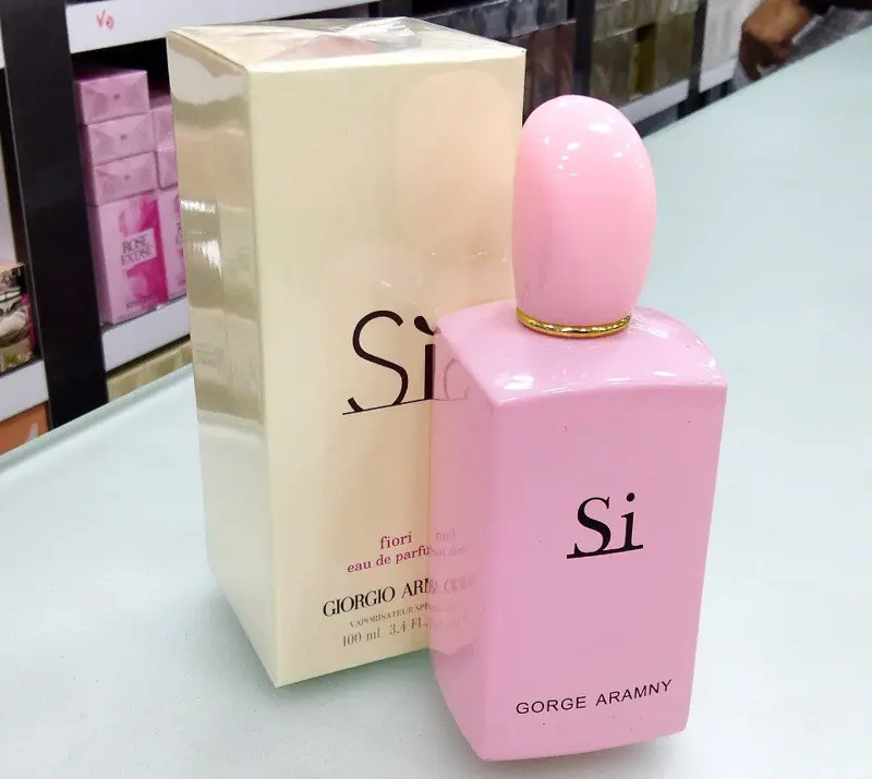 عطر "Si" النسائي الأنيق