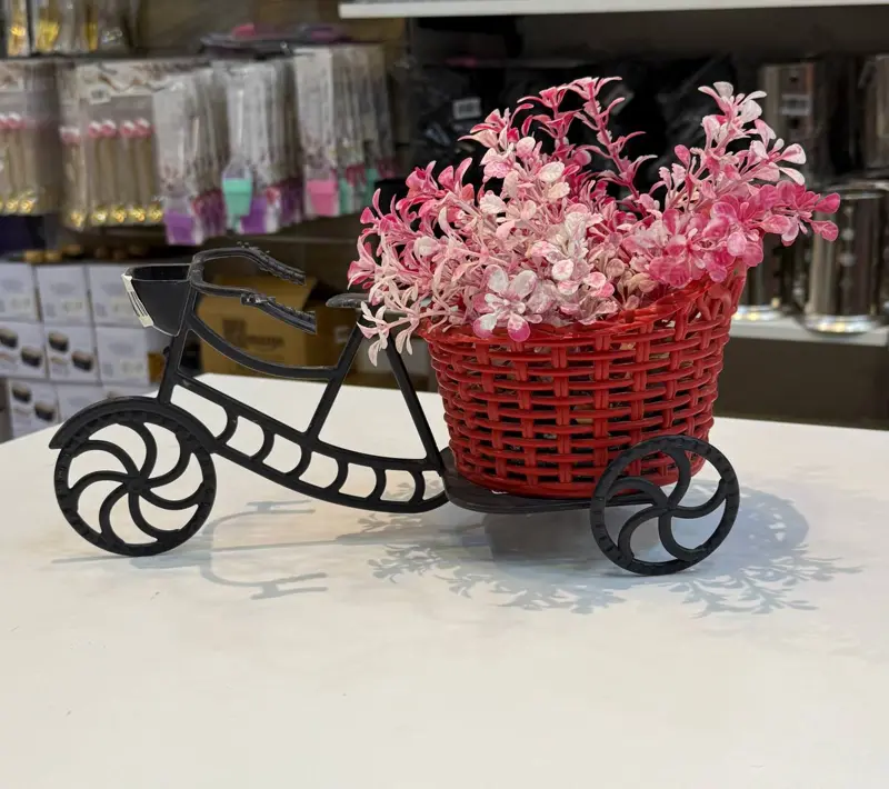 عجلة ديكور بتصميم عتيق وحامل ورد