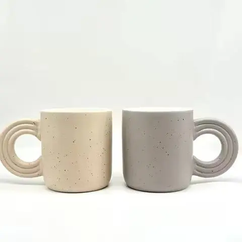 طقم مجات بورسلين بتصميم مودرن ومقبض "قوس قزح" المميز