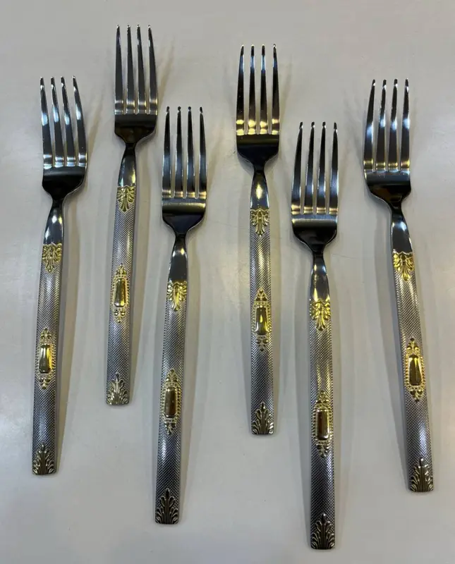 طقم شوك طعام 6 قطع (ستانلس ستيل فاخر بتصميم جولد X سيلفر)