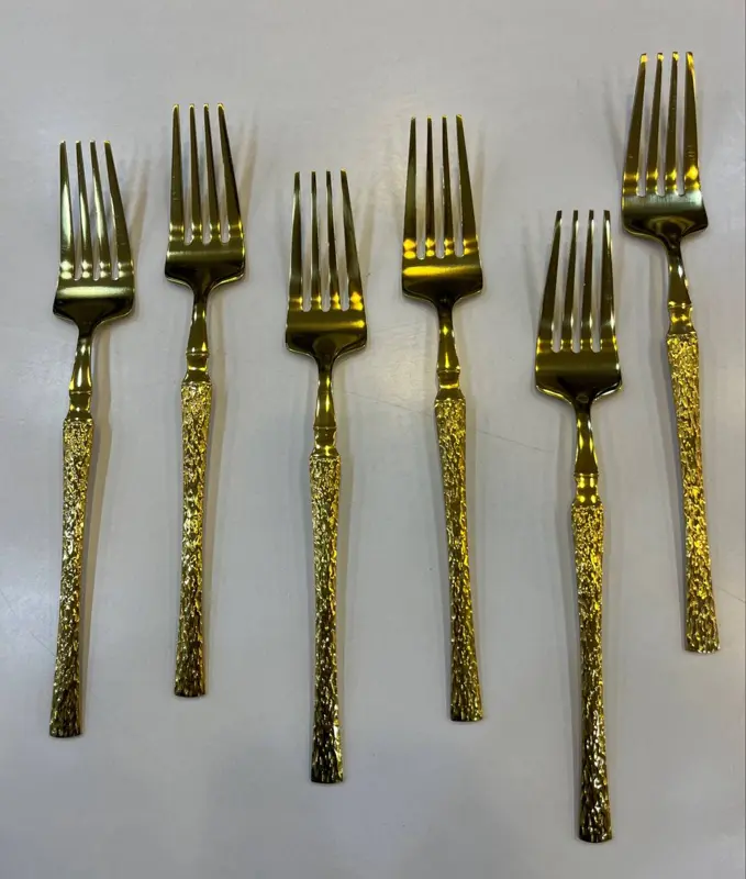 طقم شوك طعام 6 قطع كبير (ستانلس استيل مطلي بالذهب بتصميم مزخرف فخم)