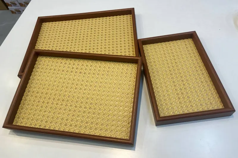 طقم صواني تقديم خشب مربع 3 قطع (إطار داكن وشبك منسوج)