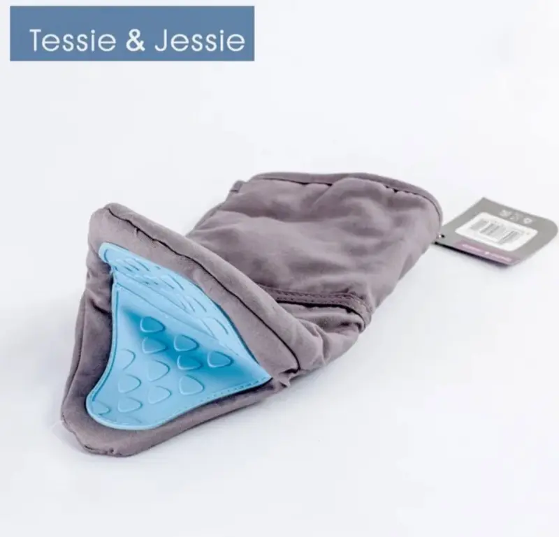 جوانتي حراري ماركة Tessie & Jessie لمنع الانزلاق (يباع بالقطعة)