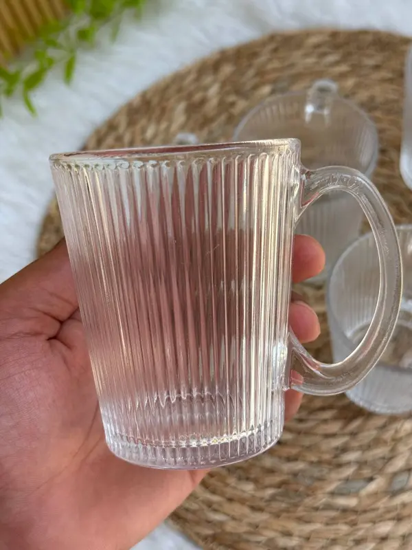 طقم مجات شاي بتصميم فني: