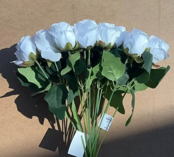 بوكيه ورد روز أبيض