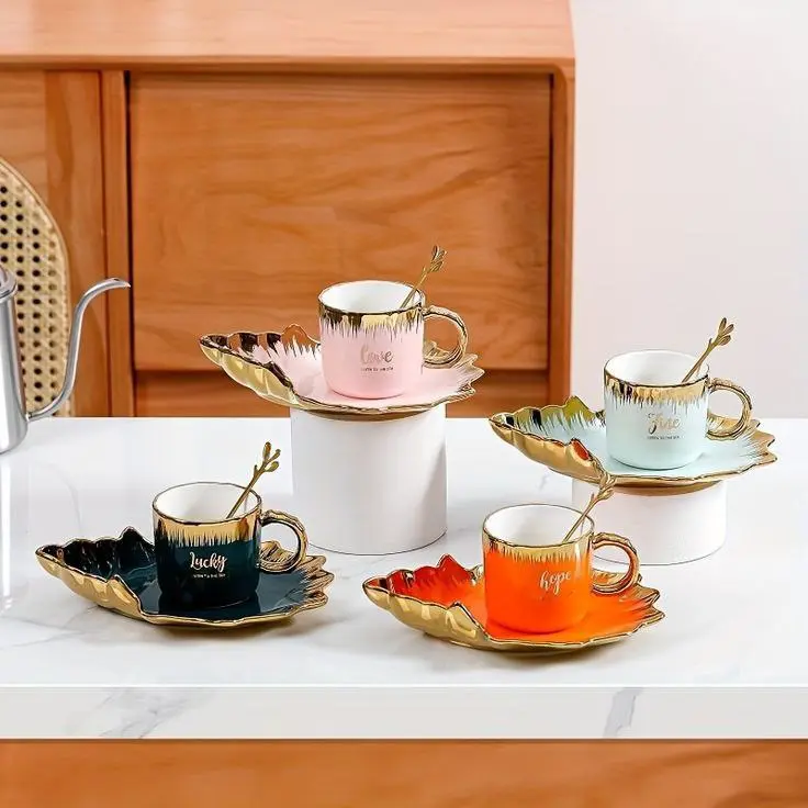 فنجان وطبق سيراميك