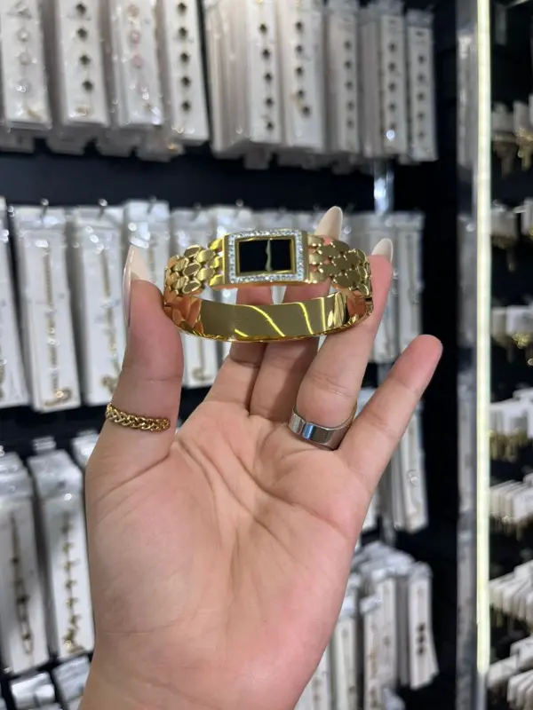 إسوارة "لمسة الغموض" الفولاذية