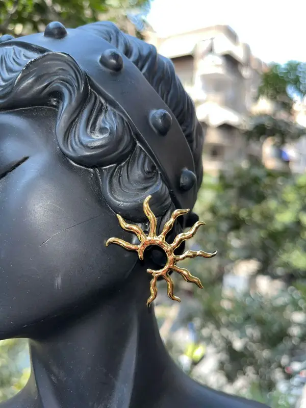 حلق "انفجار الشمس" من "ذا ستايل أورا"