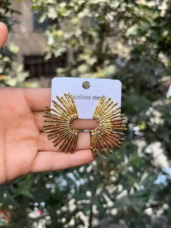 حلق "أشعة الشمس الساطعة" من "ذا ستايل أورا"