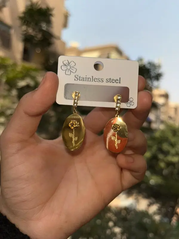 حلق "الوردة المتألقة" من "ذا رومانتيك جاردن"