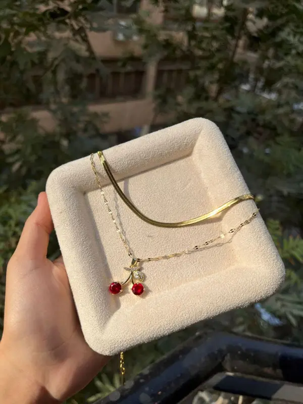 سلسلة "عناق الكرز" من "ذا إليجنت أنيمال"