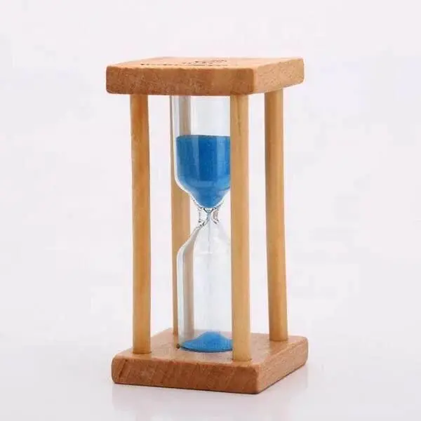 الساعة الرملية الخشبية المربعة بالرمل الملون لتوقيت 5 دقائق