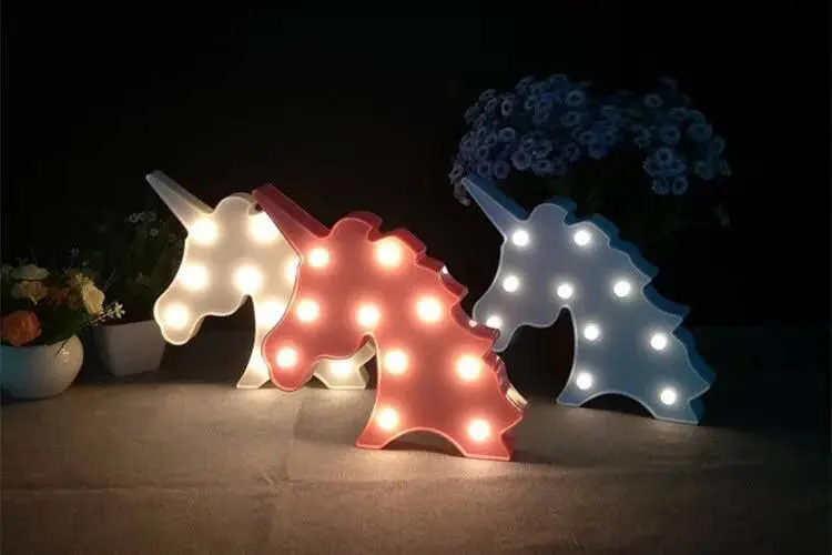 مصباح اليونيكورن المضيء بألوان متعدّدة يعمل بالبطارية